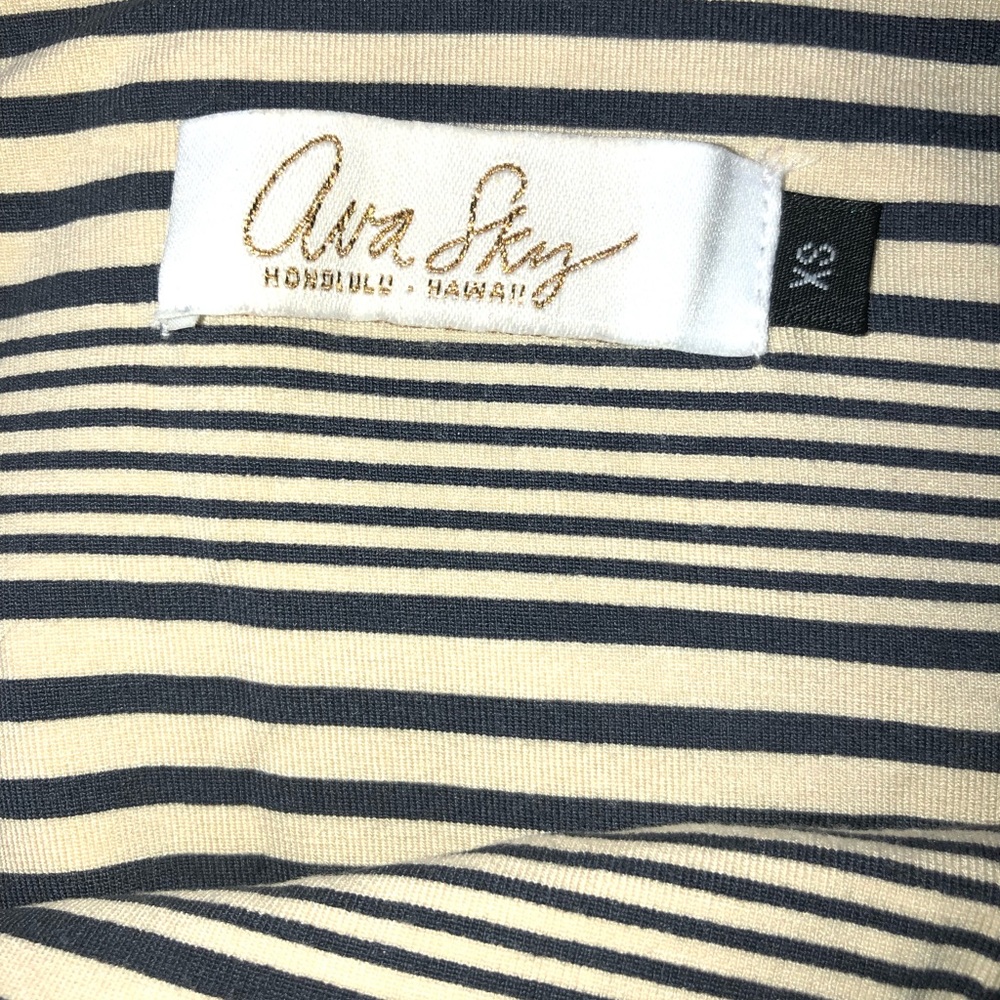 XS beige and light blue shirt zulu